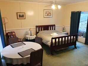 1 bedroom, WiFi, bed sheets