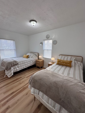 2 chambres, bureau, fer et planche à repasser, Wi-Fi gratuit