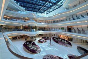 Banquet hall - Iconic Opus Living : Walk to Dubai Mall, Burj Khalifa, Canal Views

Experiential (Dubai)