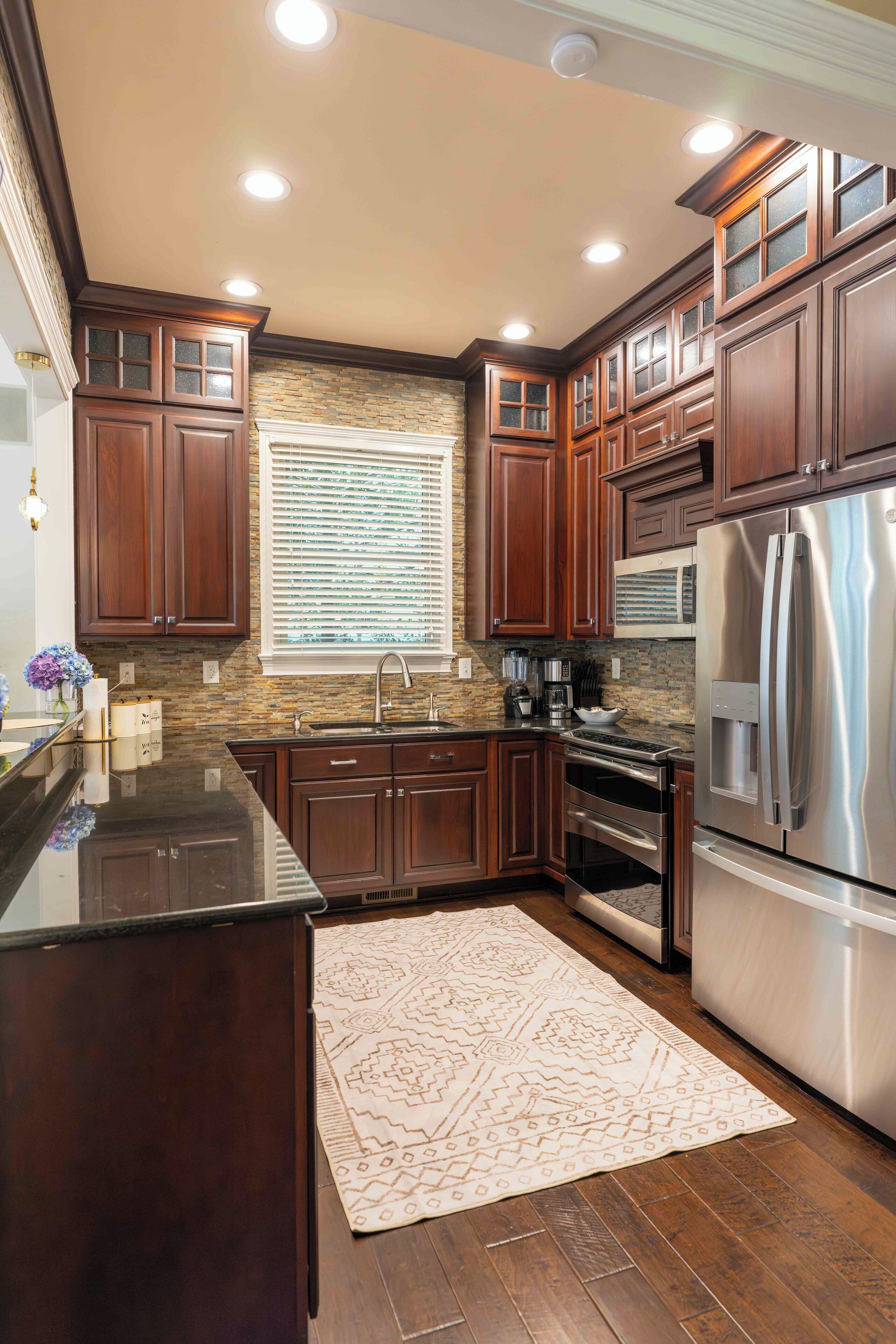 Refrigerador, microondas, horno, placa de cocina