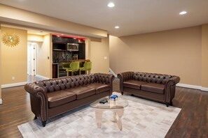 Smart-TV, Kamin, Videospiele