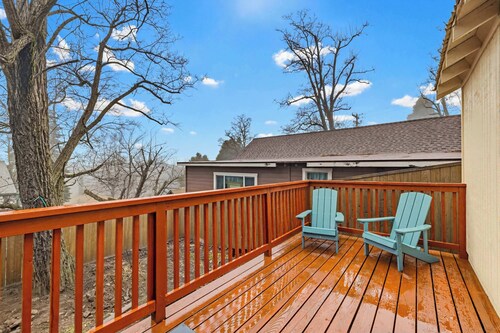 Immerse in Julian | Cozy Cabin w/ Fireplace & Deck