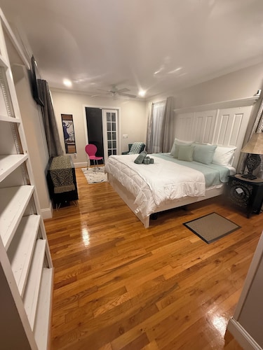 Haymount Private king-bedroom & bath Luxury