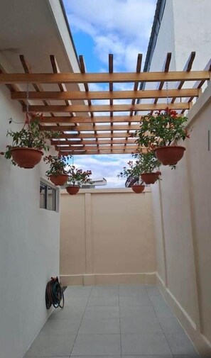 Property grounds - New Home - Gated+Pool +AC 3bed 2Bath (managua)