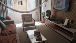 Smart TV - Apartment for 4 people - Spacious and 700m from the beach. (João Pessoa)