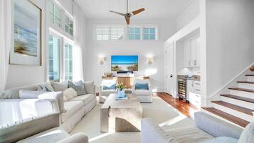 House, Multiple Beds (Sol y Sombra) | Living area