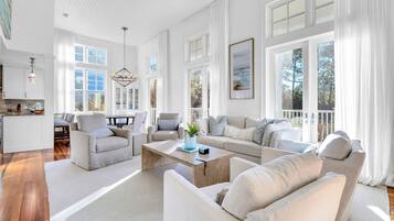 House, Multiple Beds (Sol y Sombra) | Living area