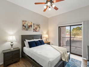2 bedrooms, desk, iron/ironing board, WiFi