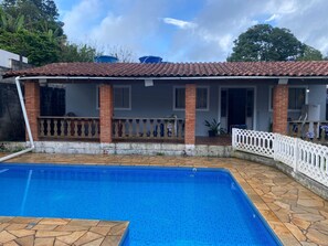 Unclassified image, 4 of 12, button