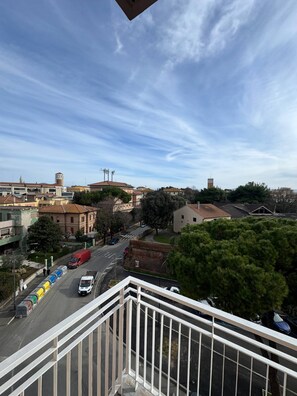 Unclassified image, 2 of 7, button - The little houses of Elfo (Grosseto)