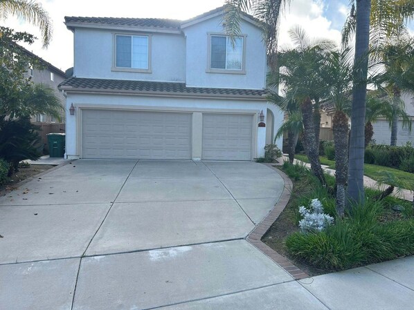 Unclassified image, 1 of 29, button