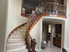 Unclassified image, 4 of 29, button