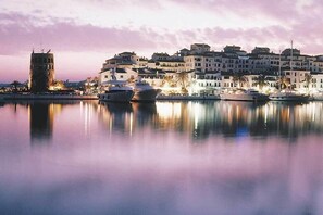 Marina - Apartamentos Serinamar Marbella (Marbella)
