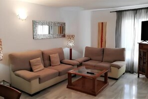 Living area - Apartamentos Serinamar Marbella (Marbella)