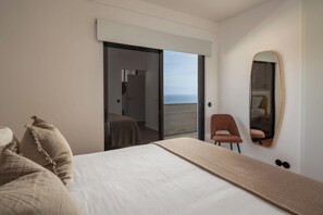 2 bedrooms, iron/ironing board, WiFi, bed sheets - Monumental Alta Vista – Panoramic View Balcony (São Martinho)