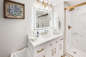 Shower, hair dryer, shampoo - Remodeled Oceanfront 2BR at Bay View, Huge balcony (Myrtle Beach)