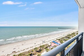 Beach nearby - Remodeled Oceanfront 2BR at Bay View, Huge balcony (Myrtle Beach)