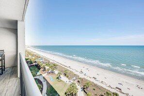 Beach nearby - Remodeled Oceanfront 2BR at Bay View, Huge balcony (Myrtle Beach)
