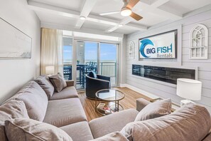 TV, offices - Remodeled Oceanfront 2BR at Bay View, Huge balcony (Myrtle Beach)