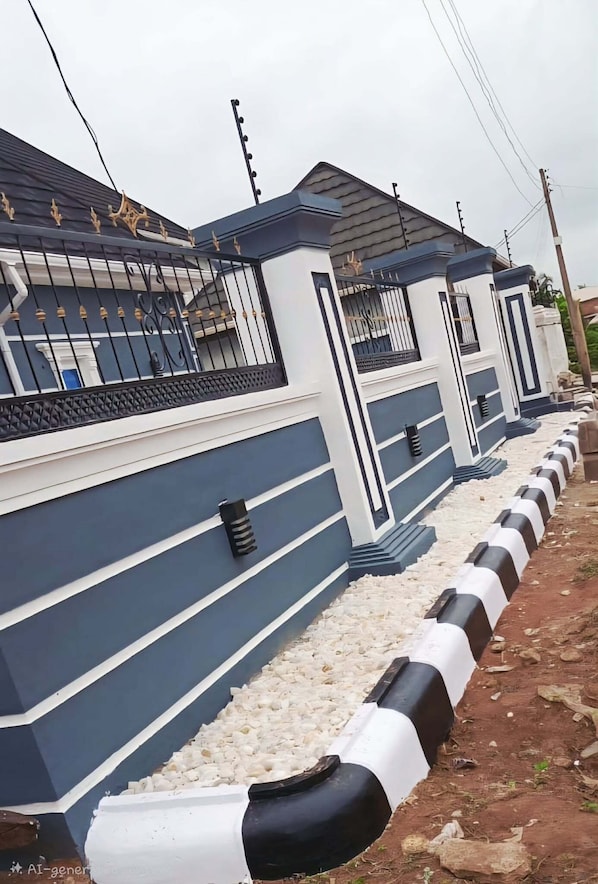 未分类图片，第 1 张，共 16 张，按钮