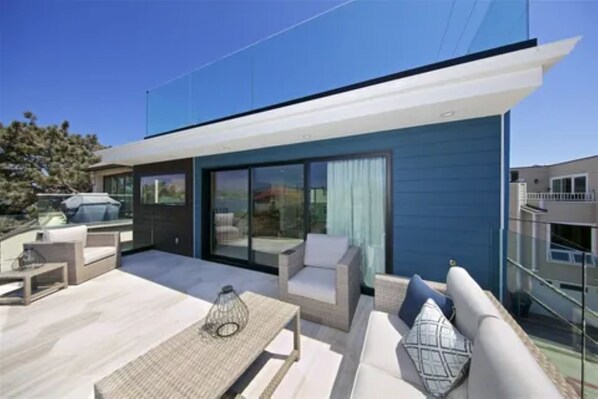 Terrace/patio - Entire Home- garage- roof deck- views (San Diego)