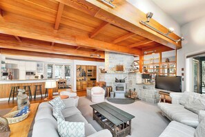 Unclassified image, 2 of 38, button