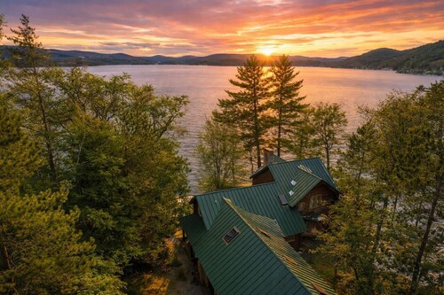 Expansive 214' Private Beach with Lakefront Porch on Beautiful Newfound Lake