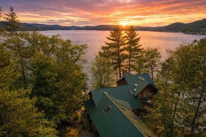 Stunning Newfound Lake Waterfront Home with Private Beach & Dock!