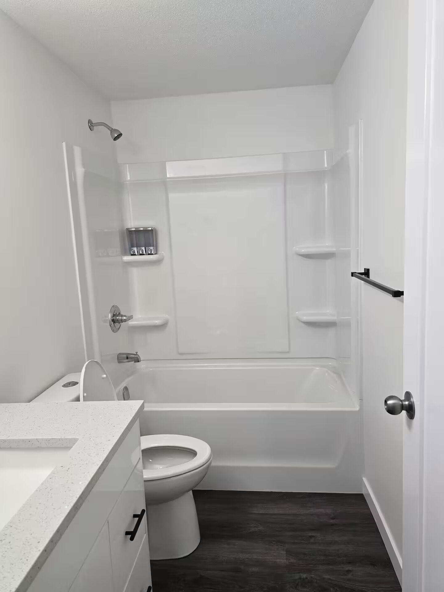 シャワー、ヘアドライヤー、タオル、石鹸