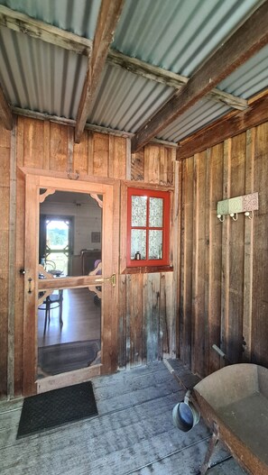 Unclassified image, 5 of 28, button