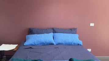 2 bedrooms, iron/ironing board, bed sheets