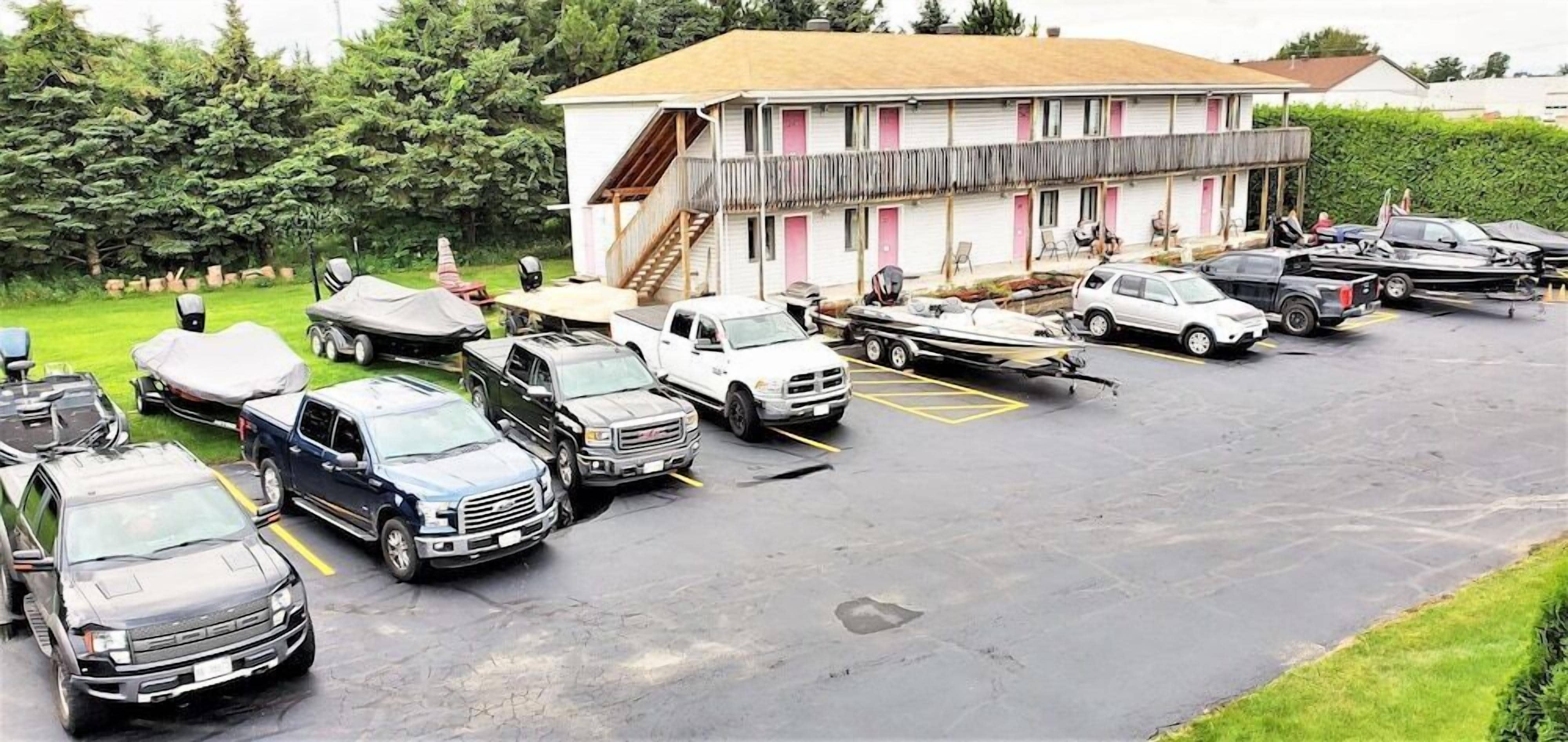 المنشأة من الخارج