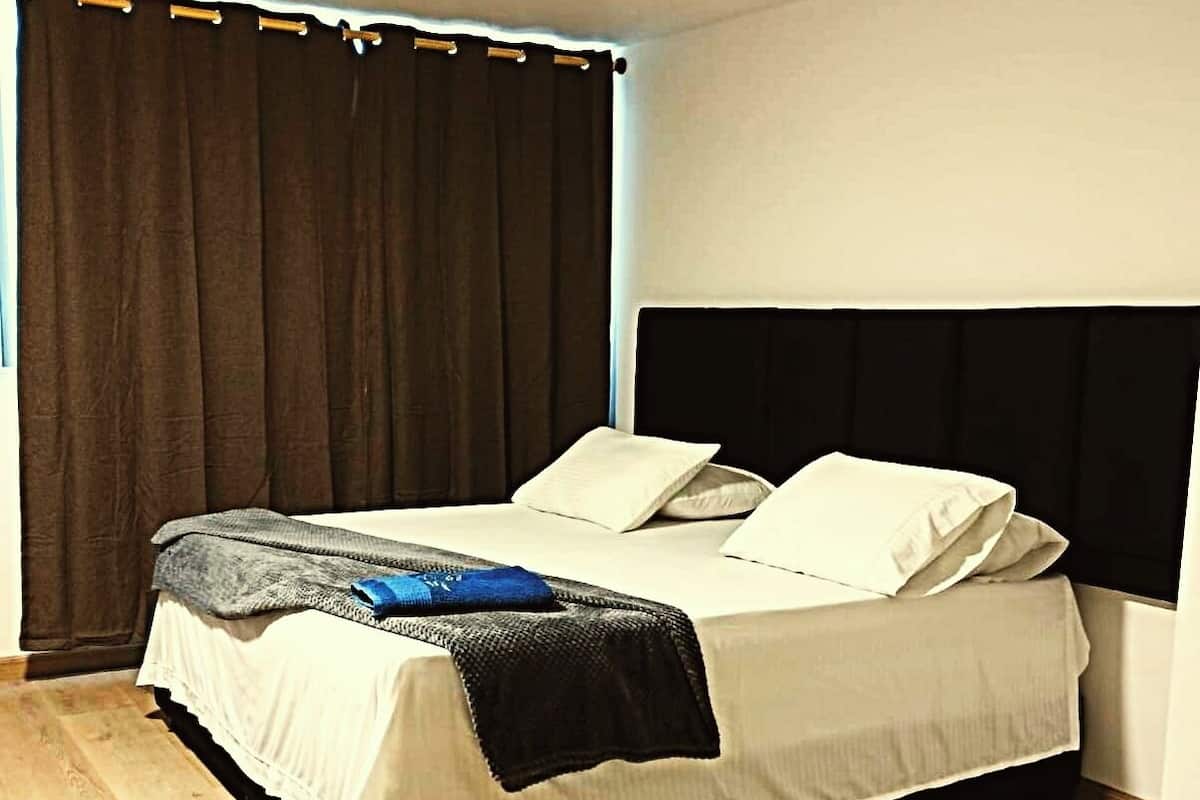 Classic Triple Room | Down comforters, desk, free WiFi, bed sheets