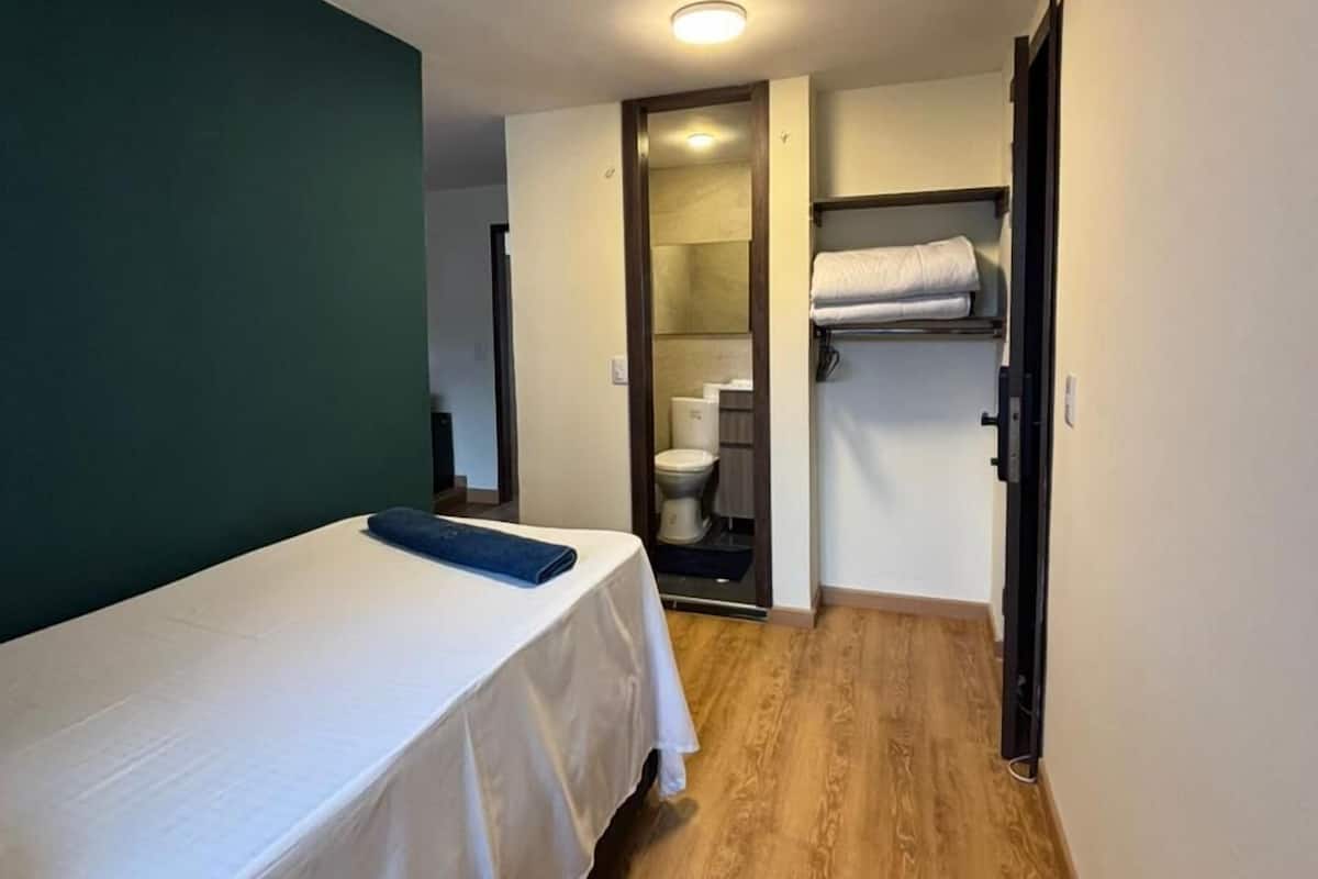 Family Studio | Down comforters, desk, free WiFi, bed sheets