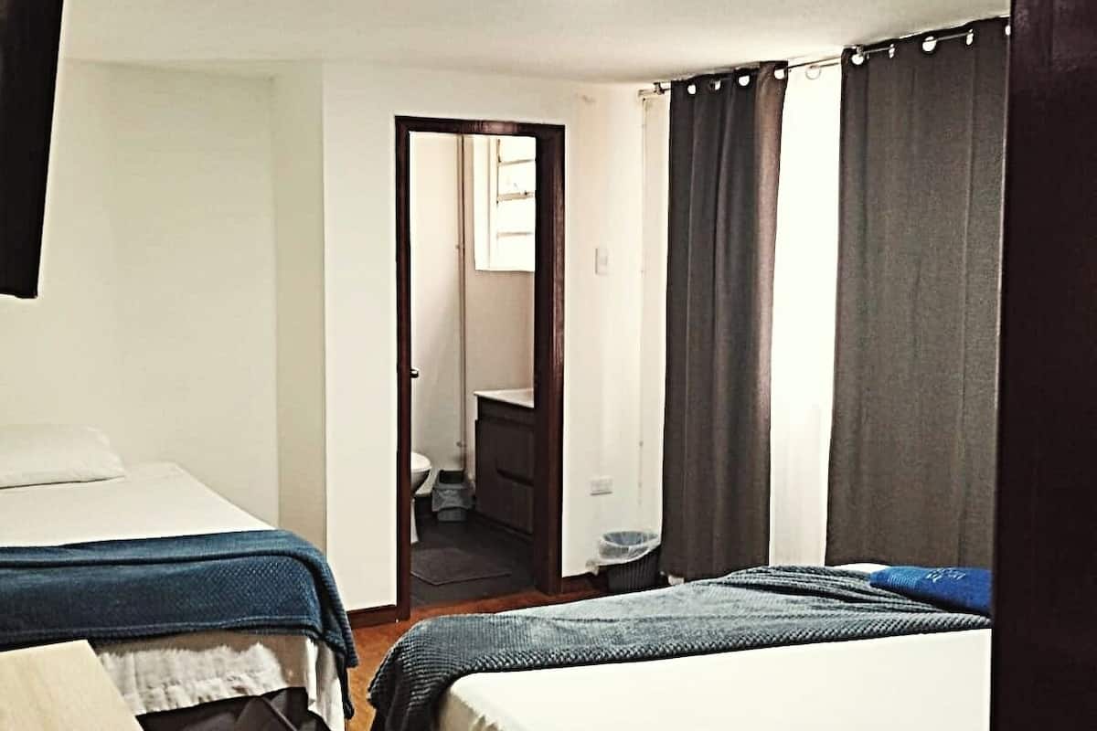 Classic Triple Room | Down comforters, desk, free WiFi, bed sheets