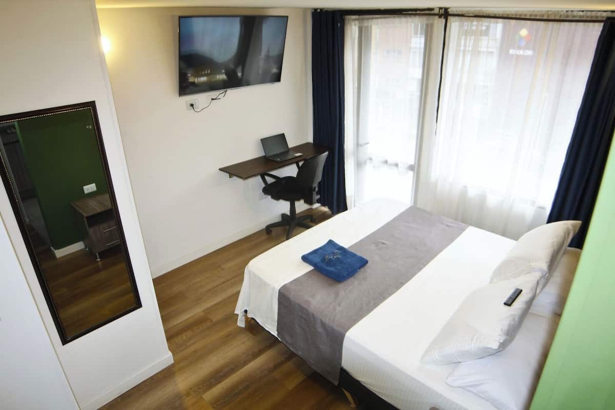 Standard Studio | Down comforters, desk, free WiFi, bed sheets