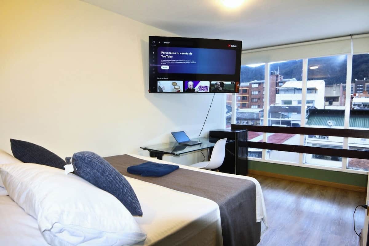 Standard Studio | Down comforters, desk, free WiFi, bed sheets