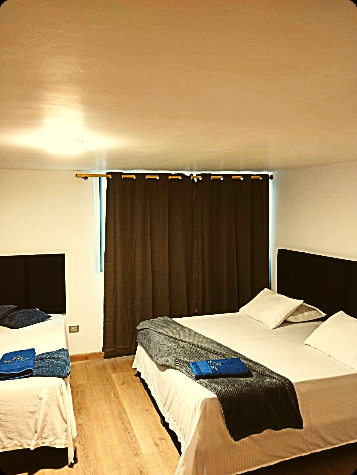 家庭房, 无烟房 | 羽绒被、办公桌、免费 WiFi、床单