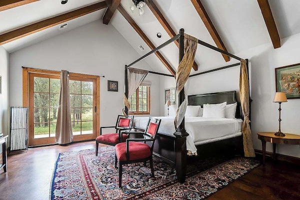 Cabin, 1 King Bed, Patio, Garden View (9996 US-290 Messina) | View from room
