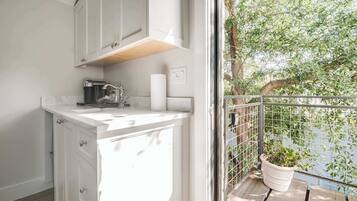 Apartment, 1 King Bed, Kitchenette (508 E Creek St) | View from room