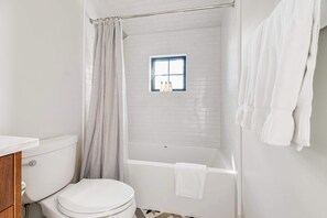 Apartment, 1 King Bed, Kitchenette (508 E Creek St) | Bathroom | Towels - Sunday Haus Loft - Walk to Main Street!! (Fredericksburg)