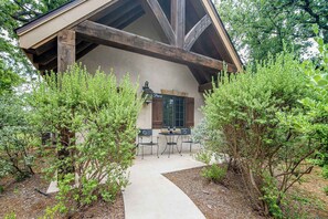 Exterior - Charming Cottages Steps From Messina Hof Wine Tast (Fredericksburg)