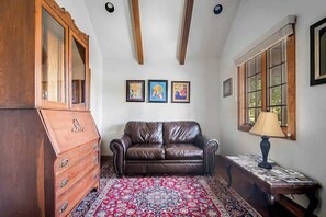 Cottage, Multiple Beds, Patio, Garden View (9996 US-290 Combo) - Charming Cottages Steps From Messina Hof Wine Tast (Fredericksburg)