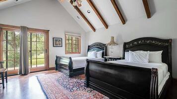 Ferienhaus, 2 Queen-Betten, Terrasse (9996 US-290 Paris) | Ausblick vom Zimmer