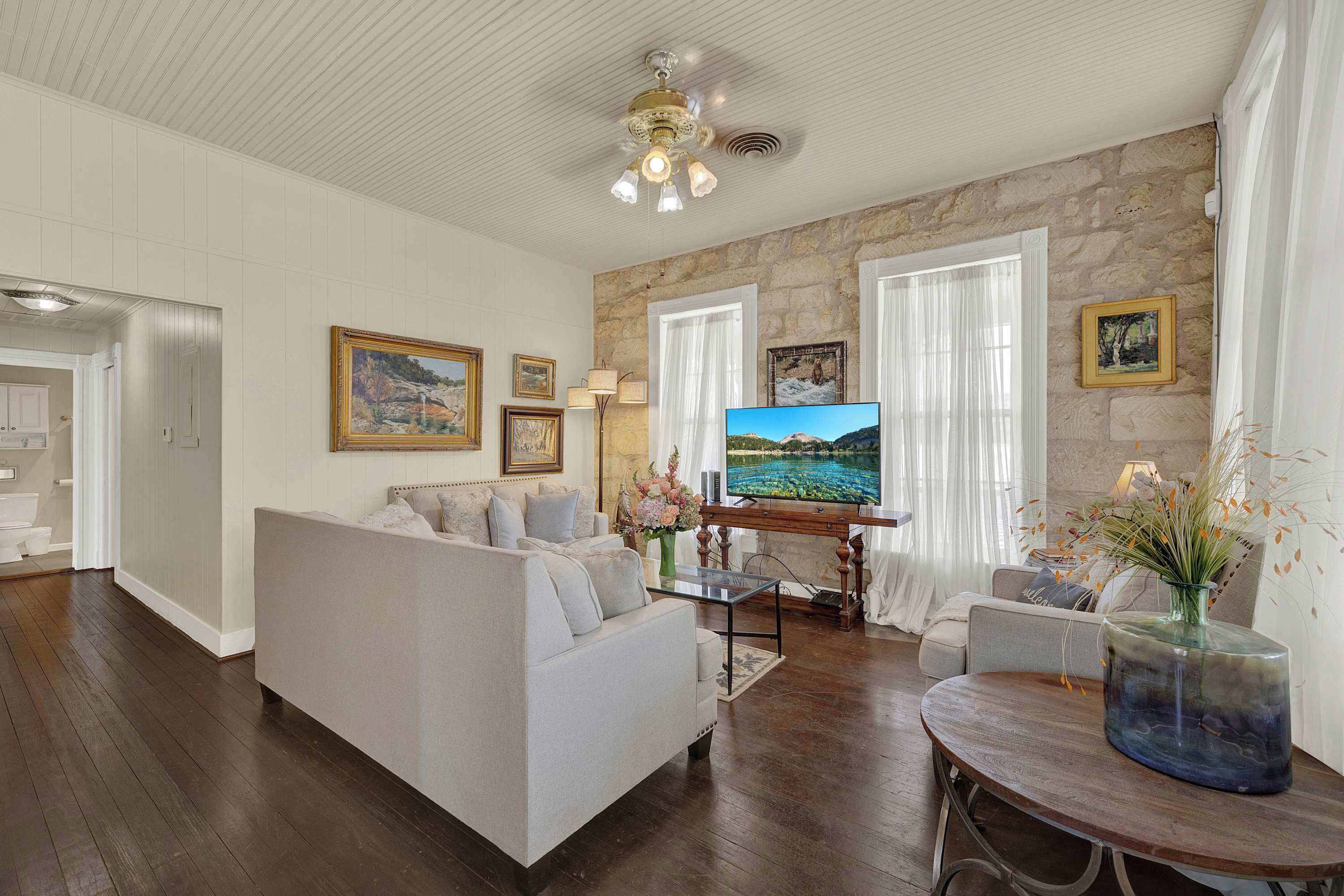 House, Multiple Beds, Balcony (101 N Orange - Combo) | Living area