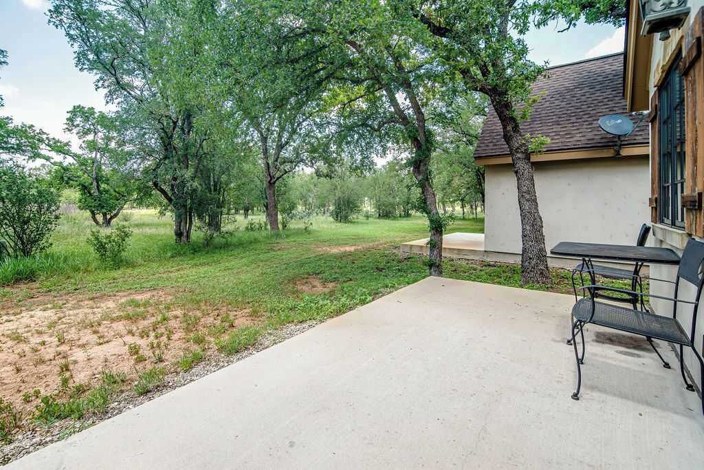 Casa, 1 cama de matrimonio grande, patio, vistas al jardín (9996 US-290 Hof) | Vistas desde la habitación