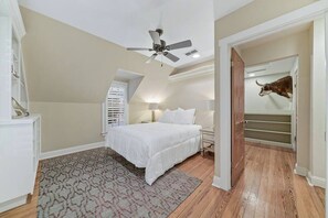 House, Multiple Beds, Jetted Tub, Pool View (309  E Travis) | 6 bedrooms, individually decorated, individually furnished, bed sheets - Fritzie at Town Creek - 1.5 Blks off Main (Fredericksburg)
