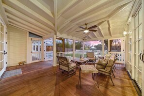 House, Multiple Beds, Jetted Tub, Pool View (309  E Travis) | Fan - Fritzie at Town Creek - 1.5 Blks off Main (Fredericksburg)