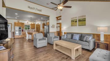 Hus - flere senge - terrasse - udsigt til have (2559 Knopp Yellow) | Opholdsområde