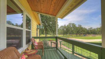 Casa, várias camas, varanda, vista para o jardim (2559 Knopp Yellow) | Terraço/pátio